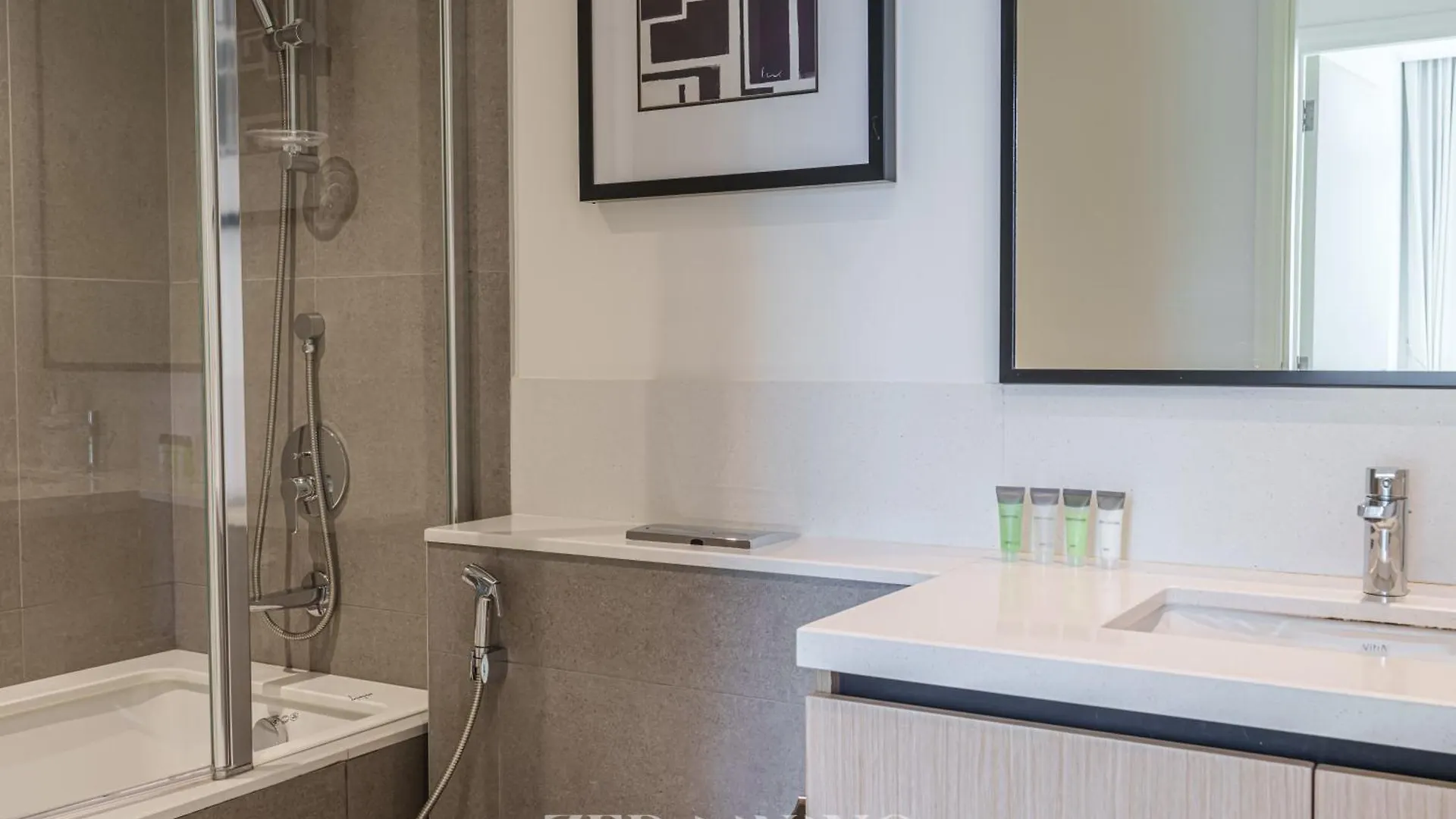 Zed Living - 2 Bedroom Next To Burj Khalifa - Burj Crown Dubai 0*,  Emirati Arabi Uniti